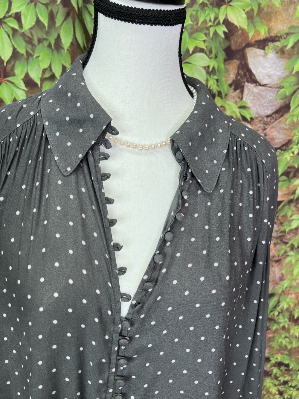 FREE PEOPLE Hi/Lo Gray Dotted Button Front Boho Workwear Swing Blouse, S - Picture 3 of 16